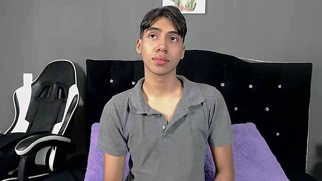 Snapshot of Eros_Lux chatting on May 2026 12:57:01 PM Eros Lux online show from May 2026 12:57:01 PM