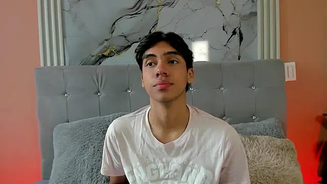 Snapshot of Eros_Lux chatting on May 2026 12:41:02 PM Eros Lux online show from May 2026 12:41:02 PM