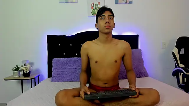 Eros Lux online show from March 2026 12:24:01 PM