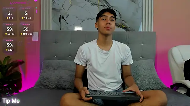 Snapshot of Eros_Lux chatting on May 2026 12:47:02 PM Eros Lux online show from May 2026 12:47:02 PM