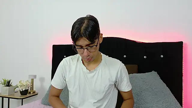 Snapshot of Eros_Lux chatting on June 2026 12:44:01 PM Eros Lux online show from June 2026 12:44:01 PM