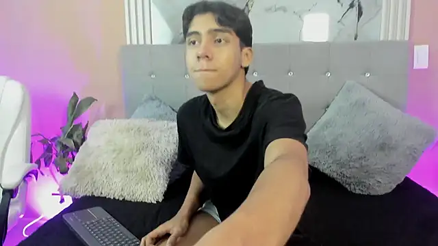 Eros Lux online show from April 2026 12:20:01 PM