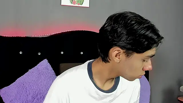 Snapshot of Eros_Lux chatting on April 2026 12:09:02 PM Eros Lux online show from April 2026 12:09:02 PM