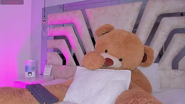 AuroraFlowers online show from March 2026 07:27:02 PM