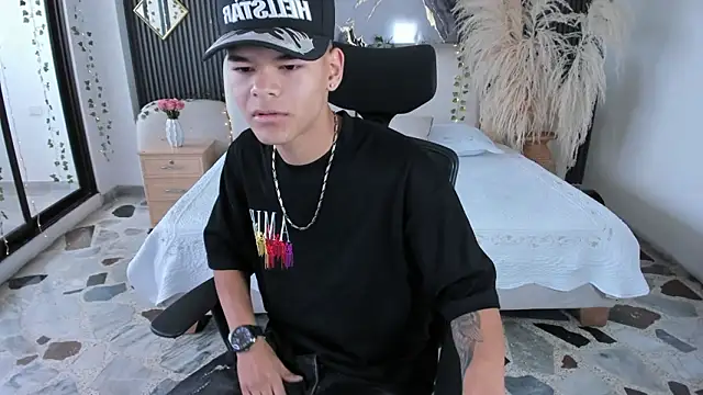 DylanRoyce  online show from March 2026 12:31:02 PM