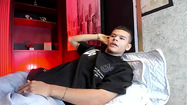 DylanRoyce  online show from April 2026 12:44:02 PM