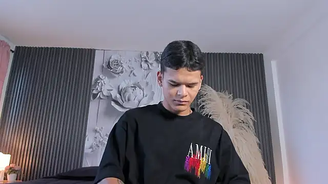 DylanRoyce  online show from March 2026 12:50:02 PM