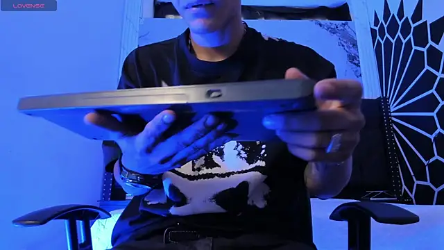 Snapshot of DylanRoyce_ chatting on February 2026 12:38:01 PM DylanRoyce online show from February 2026 12:38:01 PM