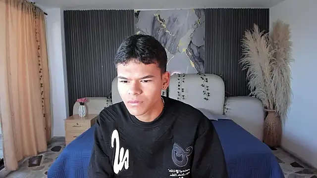 DylanRoyce  online show from March 2026 12:27:02 PM