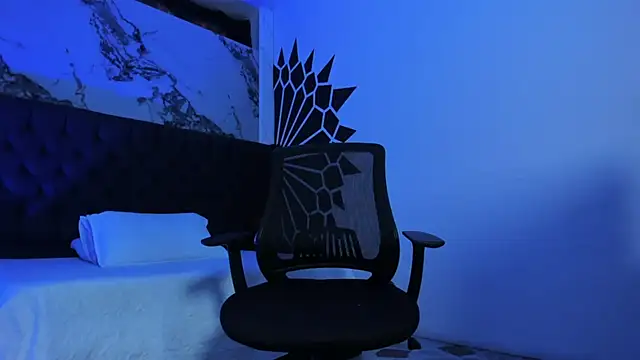 DylanRoyce  online show from March 2026 12:43:01 PM