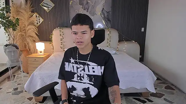 DylanRoyce  online show from March 2026 12:11:02 PM