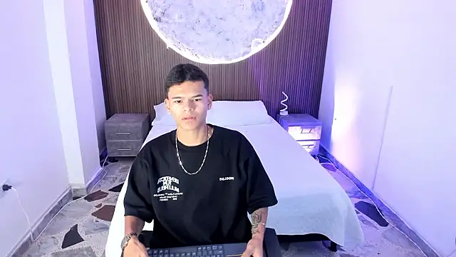 DylanRoyce  online show from March 2026 12:41:02 PM