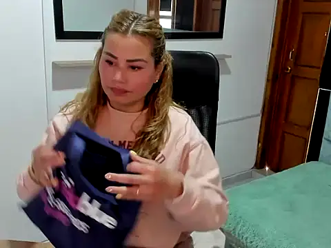 Julieta star  online show from March 2026 07:06:02 PM