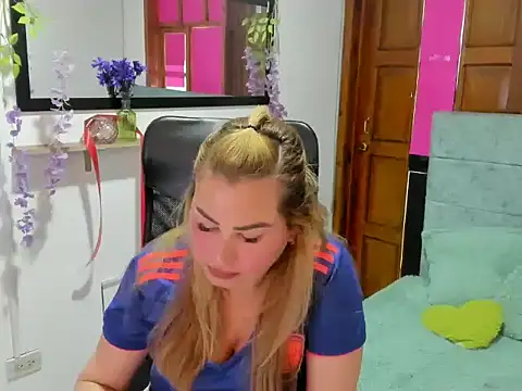 Julieta star  online show from March 2026 07:04:02 PM