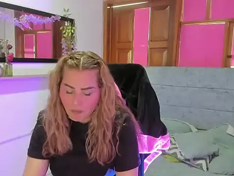 Julieta star  online show from March 2026 06:25:01 PM