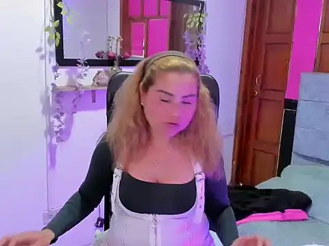 Julieta star  online show from March 2026 07:04:01 PM