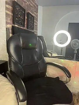 kendra leroy online show from April 2026 10:15:01 PM