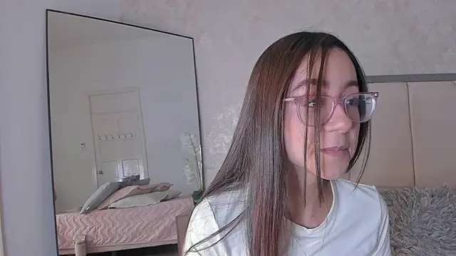 Arii wilde online show from May 2026 12:00:02 PM