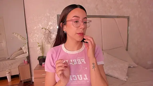 Arii wilde online show from June 2026 12:21:02 PM