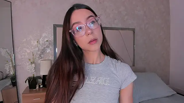 Arii wilde online show from June 2026 12:27:01 PM