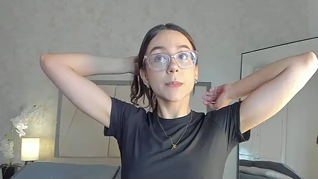 Arii wilde online show from May 2026 12:01:02 PM