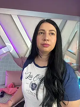 Ashleeyprincess01 online show from April 2026 01:18:01 PM