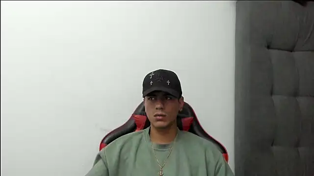 Snapshot of newblood-04 chatting on March 2026 01:38:02 AM newblood-04 online show from March 2026 01:38:02 AM