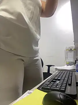 Snapshot of sweet_wet_dreamss chatting on February 2026 01:39:02 AM sweet wet dreamss online show from February 2026 01:39:02 AM