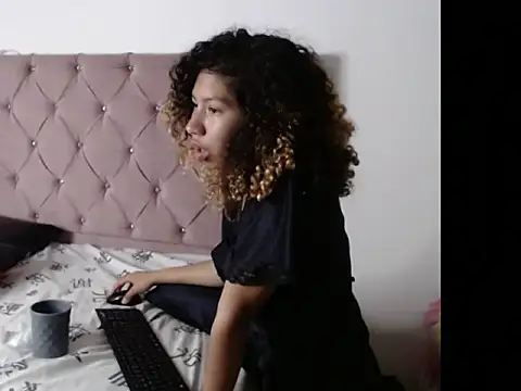 Snapshot of samanta_rosse20 chatting on March 2026 05:08:02 AM samanta rosse20 online show from March 2026 05:08:02 AM