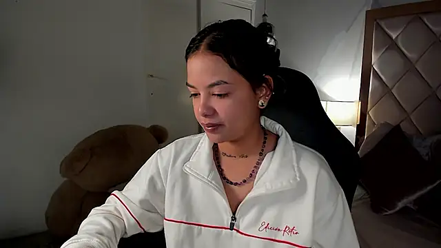 Snapshot of dulce_lyraa1 chatting on June 2026 04:10:02 AM dulce lyraa1 online show from June 2026 04:10:02 AM