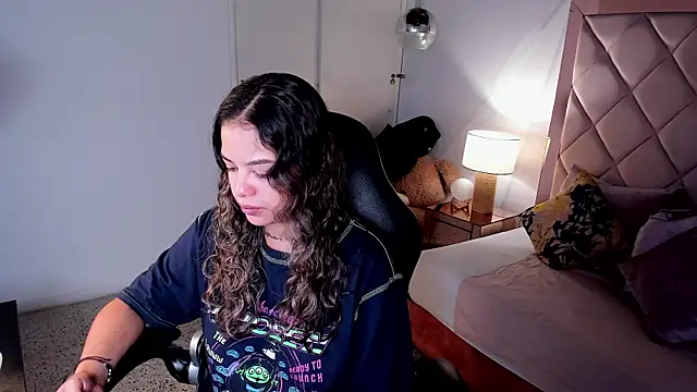 dulce lyraa1 online show from May 2026 03:58:02 AM