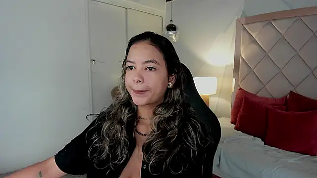 dulce lyraa1 online show from March 2026 05:25:01 AM