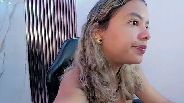 Snapshot of dulce_lyraa1 chatting on July 2026 08:16:02 PM dulce lyraa1 online show from July 2026 08:16:02 PM