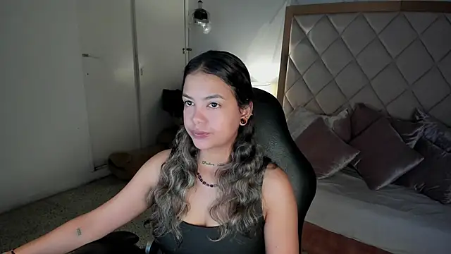 Snapshot of dulce_lyraa1 chatting on June 2026 04:01:02 AM dulce lyraa1 online show from June 2026 04:01:02 AM
