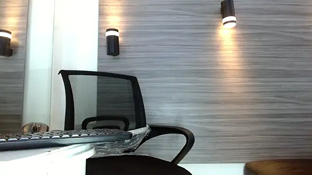 Hollmanhot online show from June 2026 07:41:01 PM