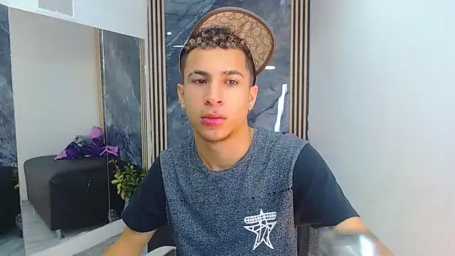 Hollmanhot online show from May 2026 02:52:01 AM