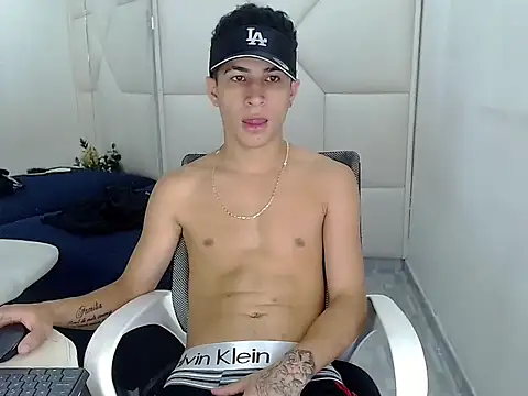 Hollmanhot online show from March 2026 02:08:01 AM