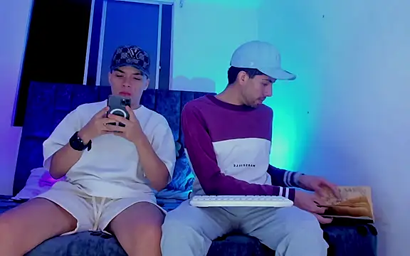 alex and christhoper online show from March 2026 04:12:01 AM