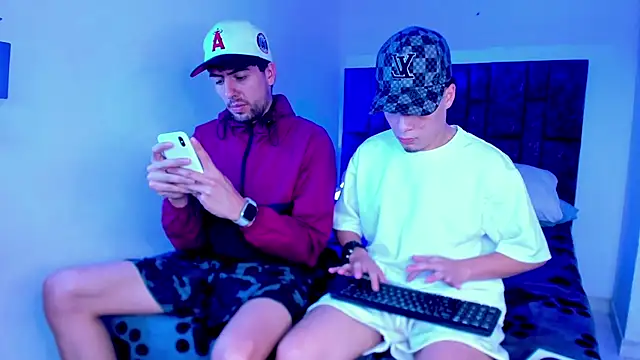 alex and christhoper online show from March 2026 01:34:01 PM