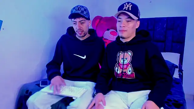 alex and christhoper online show from March 2026 08:27:01 AM