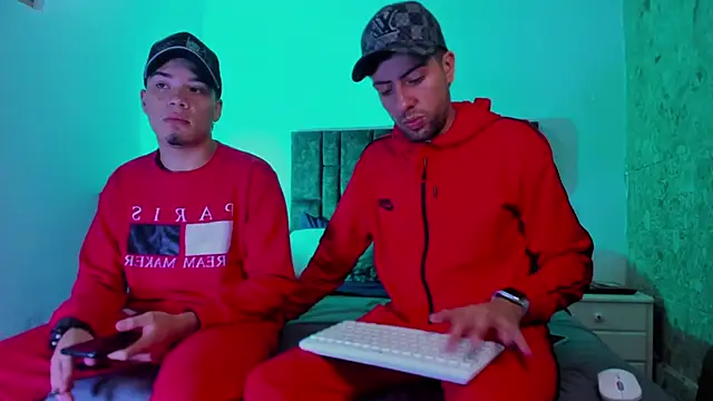 alex and christhoper online show from April 2026 02:06:01 AM