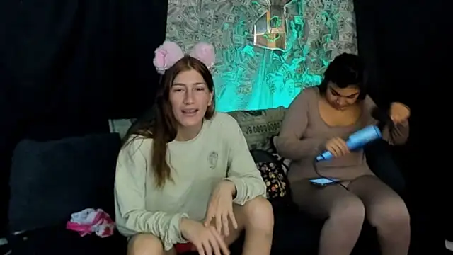 Snapshot of The_Wicked_Queens02 chatting on April 2026 05:24:01 AM The Wicked Queens02 online show from April 2026 05:24:01 AM