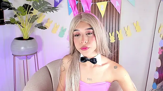 Lady  scarlett online show from April 2026 09:54:02 PM