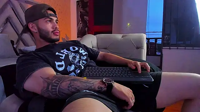 Snapshot of Vincentblack chatting on May 2026 10:36:01 AM Vincentblack online show from May 2026 10:36:01 AM