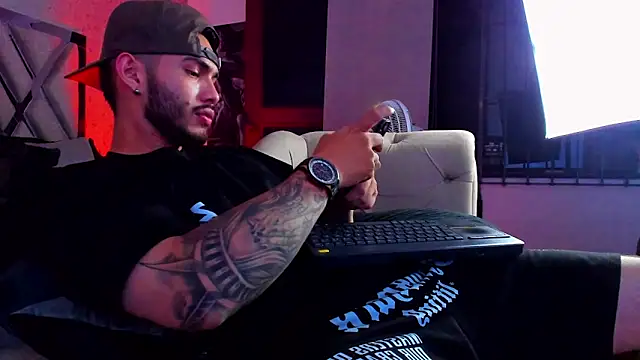 Snapshot of Vincentblack chatting on May 2026 05:33:01 AM Vincentblack online show from May 2026 05:33:01 AM