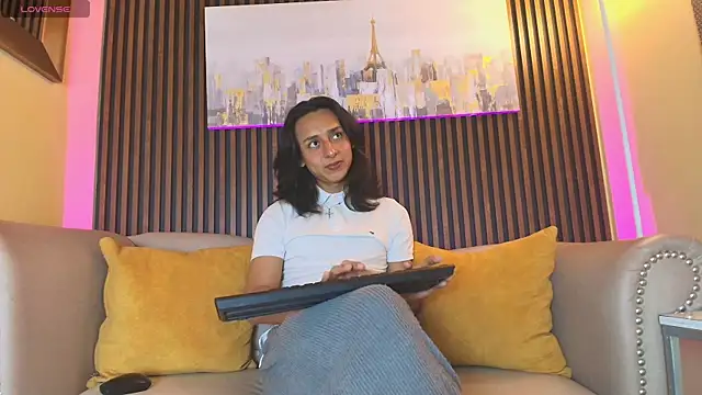 Elisasue online show from May 2026 03:15:01 AM