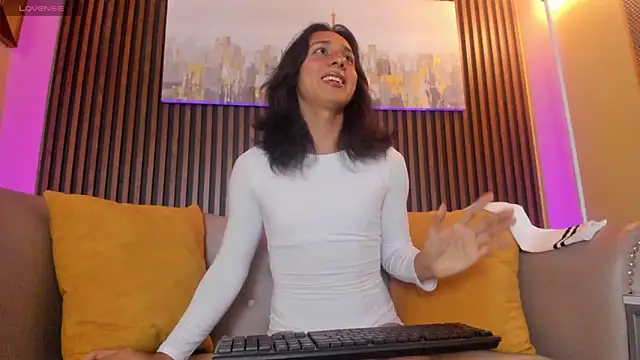 Snapshot of Elisasue chatting on June 2026 03:18:01 AM Elisasue online show from June 2026 03:18:01 AM