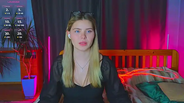 hornycharisma online show from April 2026 02:18:01 PM