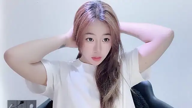 Snapshot of Baixi-01 chatting on May 2026 05:03:02 AM Baixi-01 online show from May 2026 05:03:02 AM