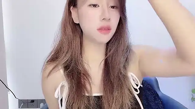 Snapshot of Baixi-01 chatting on April 2026 04:17:01 AM Baixi-01 online show from April 2026 04:17:01 AM